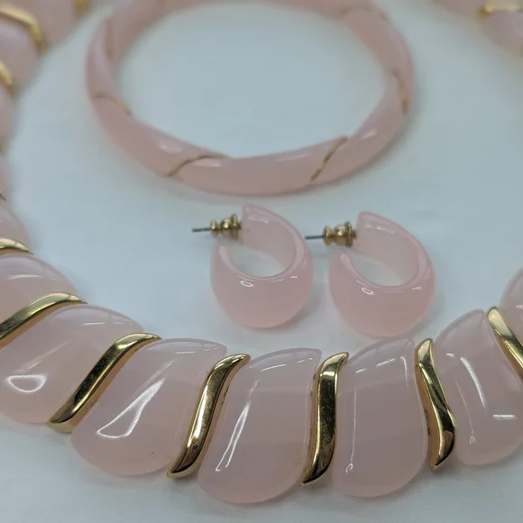 Vintage Lucite Set; Necklace, Bracelet, & Earrings - Chunky Pink & Gold - Picture 3 of 8